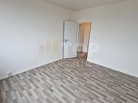 Pronájem bytu 3+1 s velkou lodžií, 72m2, ul. Bellušova, Praha 5 "M" LUKA, po kompletní rekonstrukci - Pronájem bytu 3+1 s velkou lodžií, 72m2, ul. Bellušova, Praha 5 "M" LUKA, po kompletní rekonstrukci