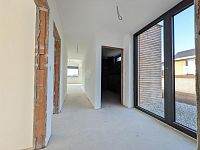 Prodej novostavby RD 5+kk s dvojgaráží a velkou zahradou v Ochozu u Brna. - Foto 13