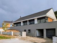 Podej samostatně stojícího RD 5+kk s garáží a zahradou