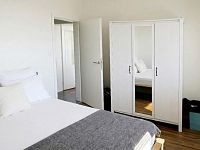 Pronájem bytu 2+kk s parkovacím stáním na Rybářské Brno - pokoj a.jpg