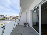 Pronájem novostavby kanceláře 29 m2, Komárovská - PXL_20260504_124307644.MP a.jpg