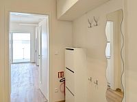 Pronájem novostavby kanceláře 29 m2, Komárovská - PXL_20260504_124616138.MP a.jpg