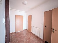 Pronájem podkrovního bytu 84 m2, 2+kk s galerií, Královo Pole Husitská - PXL_20260803_090757578.MP