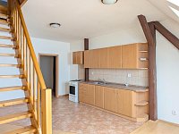 Pronájem podkrovního bytu 84 m2, 2+kk s galerií, Královo Pole Husitská - PXL_20260803_091051760.MP