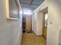 Rodinný dům 2+1 se zahradou a dvorem v centru Dačic - 10.jpg