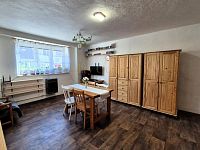 Rodinný dům 2+1 se zahradou a dvorem v centru Dačic - 14.jpg