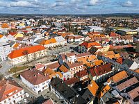 Prodej bytu 4+1 (108 m²) – centrum Jindřichova Hradce, ulice Sady - DJI_00013.jpg