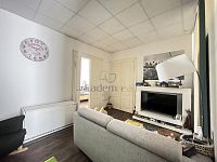 Pronájem bytu 2+1, 97 m2, nám.Míru Jindřichův Hradec - obývák.JPEG