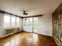 Prodej, rodinný dům se zahradou 606 m2 - Jindřichův Hradec - Sládkův kopec - 14.obývák.JPEG