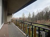 Prodej, rodinný dům se zahradou 606 m2 - Jindřichův Hradec - Sládkův kopec - lodžie 1.JPEG