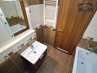 Prodej bytu 2+kk, 40,3m2, Farkašova ul., Praha  - Kyje - 12.jpg