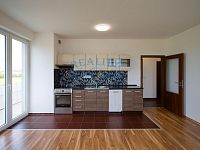 Prodej bytu 2+kk, 40,3m2, Farkašova ul., Praha  - Kyje - 2.jpg