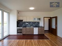 Prodej bytu 2+kk, 40,3m2, Farkašova ul., Praha  - Kyje - 2.jpg