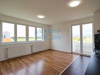 Prodej bytu 2+kk, 40,3m2, Farkašova ul., Praha  - Kyje - 3.jpg