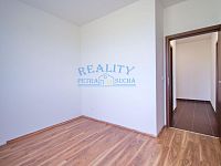 Prodej bytu 2+kk, 40,3m2, Farkašova ul., Praha  - Kyje - 7.jpg