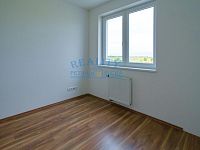 Prodej bytu 2+kk, 40,3m2, Farkašova ul., Praha  - Kyje - 9.jpg