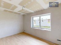 Prodej rodinného domu - novostavby 175 m2, pozemek 1121 m2 - Vetla-07142025_183722.jpg