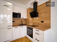 Pronájem bytu 2+kk, 41 m2, Černokostelecká, Praha - 2.jpg