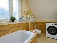 Pronájem rodinného domu, 250 m2, zahrada 453m2, ul. Železná, Ústí nad Labem - Neštěmice - 15.jpg