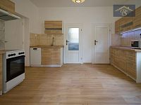 Pronájem rodinného domu, 250 m2, zahrada 453m2, ul. Železná, Ústí nad Labem - Neštěmice - 2.jpg