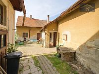 Prodej rodinného domu 190 m2, pozemek 422 m2, Nebužely - 2.jpg