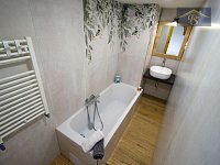 Prodej rodinného domu 204 m2, pozemek 690 m2 - 11.jpg