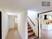 Prodej rodinného domu 204 m2, pozemek 690 m2 - 12.jpg