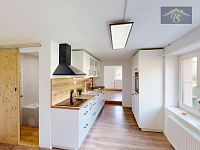 Prodej rodinného domu 204 m2, pozemek 690 m2 - 4.jpg