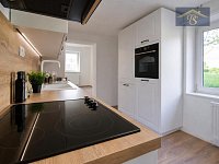 Prodej rodinného domu 204 m2, pozemek 690 m2 - 6.jpg