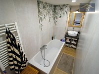 Prodej rodinného domu 204 m2, pozemek 690 m2 - IMG_8603.jpg