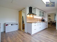 Prodej rodinného domu 204 m2, pozemek 690 m2 - IMG_8612.jpg