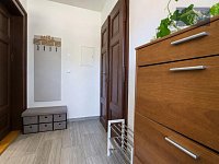 Pronájem bytu 2kk, 57m2, Špindlerova třída, Roudnice nad Labem - uklizená předsíň.jpg