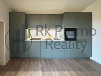 Pronajmu světlý a moderní byt 1+kk o ploše 34 m² s předzahrádkou 25 m² - Kuchyň.jpg