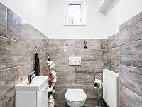 Rodinný dům 3+kk s velkou zahradou + možnost pronájmu skladových prostor - Pardubice_Hradistska-24.jpg