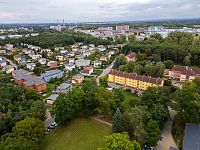 Prodej cihlového bytu 2+1 s balkonem v Rybitví, OV -- REZERVOVÁNO -- - DJI_0228.jpg