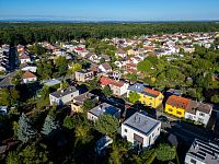 Dům se dvěma bytovými jednotkami (3+kk a 3+1), Pardubice - Studánky - DJI_0120-Edit.jpg
