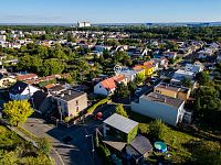 Dům se dvěma bytovými jednotkami (3+kk a 3+1), Pardubice - Studánky - DJI_0122-Edit.jpg