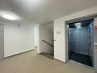 Nadstandardní novostavba bytu 2+k, balkón, sklep, kryté parkovací stání - IMG_3609.JPEG