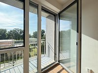 Nadstandardní novostavba bytu 2+k, balkón, sklep, kryté parkovací stání - IMG_3635.JPEG