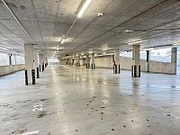 Pronájem 2 krytých parkovacích stání v novostavbě bytového domu - IMG_0696.JPEG