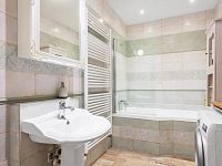 Reprezentativní byt 3+1 s výměrou 119 m2 v historickém domě v centru Brna - Brno_28.rijna20-14.jpg