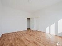 Pronájem bytu 2+1, OV, 90m2, centrum města - DSC_5447-HDR.jpg