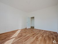 Pronájem bytu 2+1, OV, 90m2, centrum města - DSC_5455-HDR.jpg