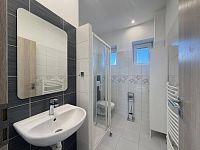 Pronájem moderního zděného bytu 2+kk, 56 m2, zahrada, sklep - IMG_8082.jpg