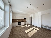 Pronájem moderního zděného bytu 2+kk, 56 m2, zahrada, sklep - IMG_8089.jpg