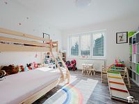 Prodej RD, Doubravice, 4 byty, 353m2, pozemek 1155m2 - byt č.1 pokojíček.JPG