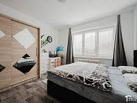 Prodej RD, Doubravice, 4 byty, 353m2, pozemek 1155m2 - byt č.2 ložnice.JPG