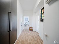 Prodej RD, Doubravice, 4 byty, 353m2, pozemek 1155m2 - byt č.3 chodba.JPG