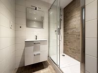 Pronájem moderního bytu 2+kk, komora, sklep - IMG_8338.jpg