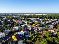 Rodinný dům se dvěma bytovými jednotkami (3+kk a 3+1), Pardubice - Studánka - DJI_0127-Edit.jpg